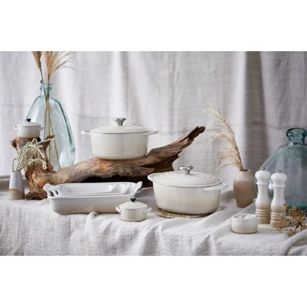 Cocotte en fonte Ovale 31 cm Meringue Signature Le Creuset 5 Cocotte en fonte Ovale 31 cm Meringue Signature Le Creuset â Image 5