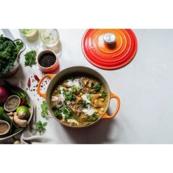 Cocotte en Fonte Ronde 22 cm Volcanique Le Creuset Signature 11 Cocotte en Fonte Ronde 22 cm Volcanique Le Creuset Signature -Boutique GreenPan cocotte en fonte ronde 22 cm volcanique le creuset signature 5