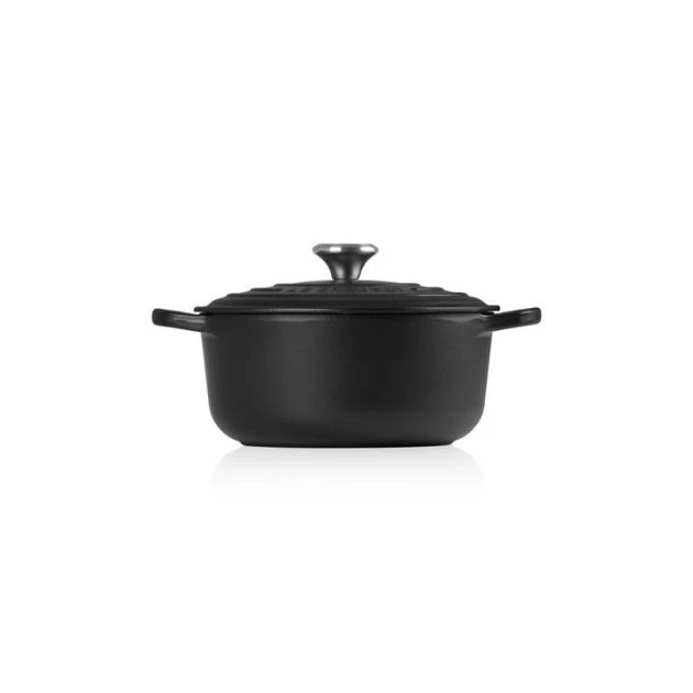 Cocotte en fonte Ronde 24 cm Noir mat Le Creuset Signature 2 Cocotte en fonte Ronde 24 cm Noir mat Le Creuset Signature – Image 2